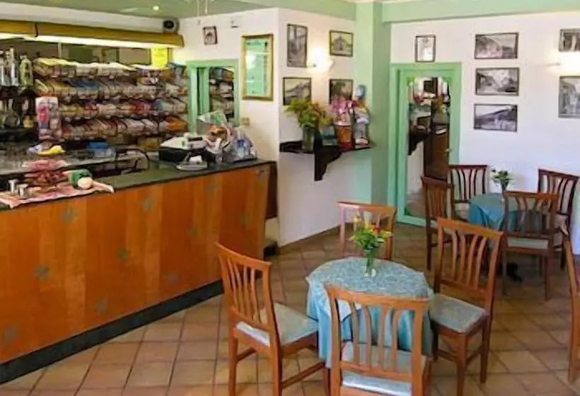 호텔 Albergo La Rocca