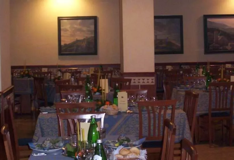 호텔 Albergo La Rocca