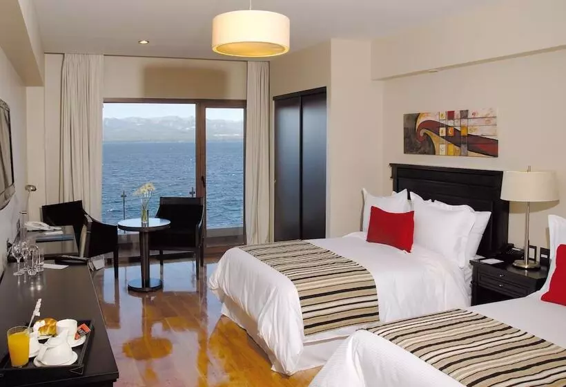 Отель Alma Del Lago Suites & Spa