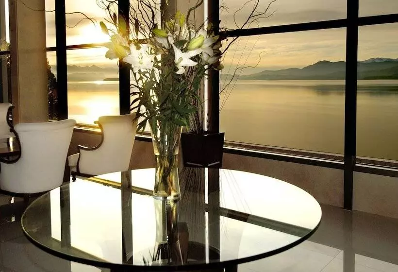 Отель Alma Del Lago Suites & Spa