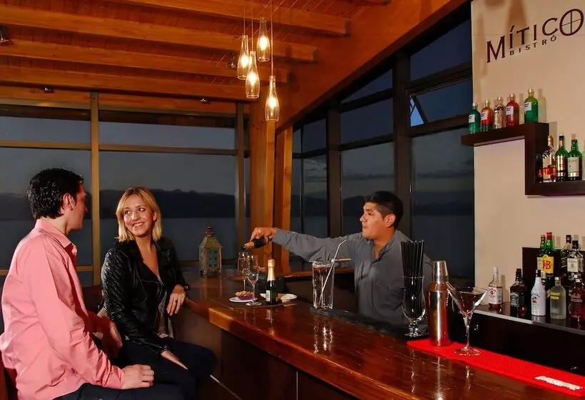 Отель Alma Del Lago Suites & Spa