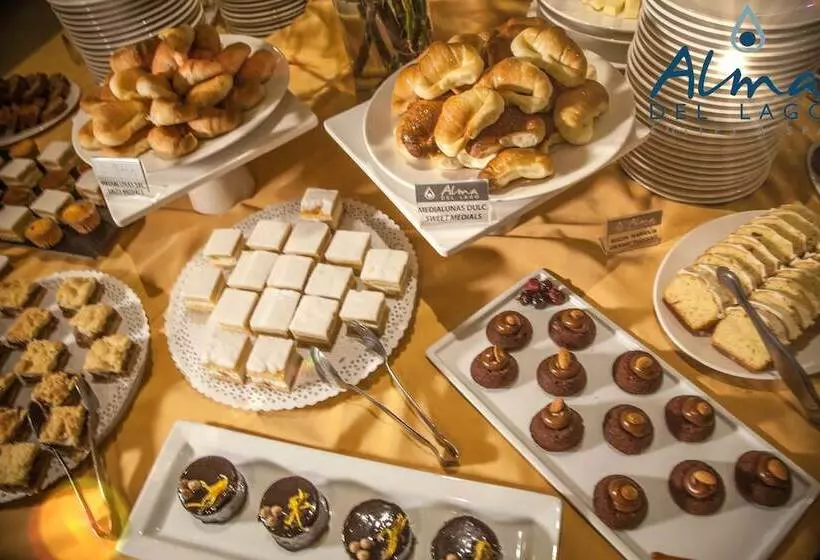 Отель Alma Del Lago Suites & Spa