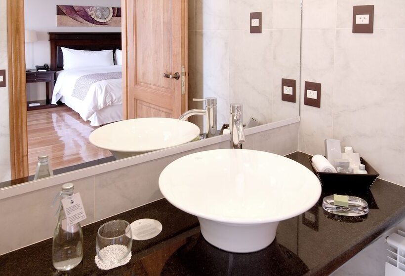 هتل Alma Del Lago Suites & Spa