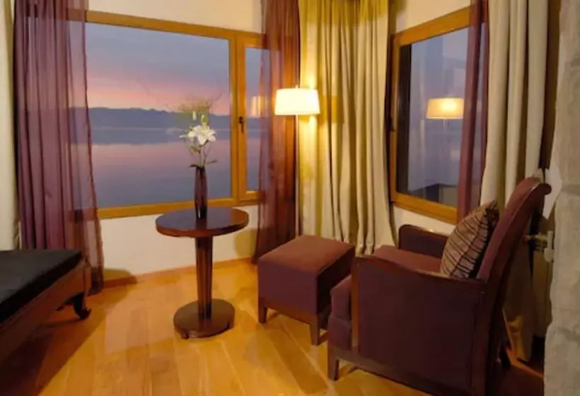 Отель Alma Del Lago Suites & Spa