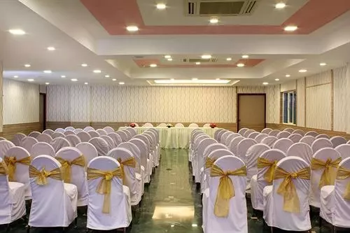 هتل Cambay Sapphire Crn