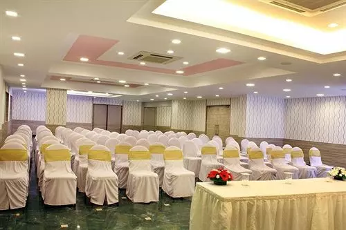 هتل Cambay Sapphire Crn