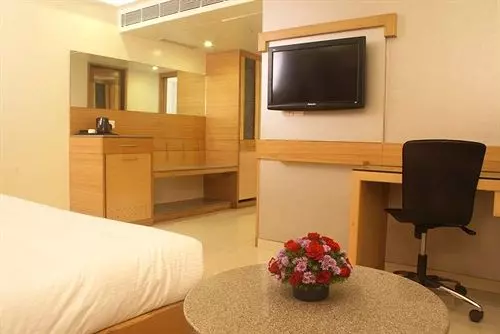 هتل Cambay Sapphire Crn