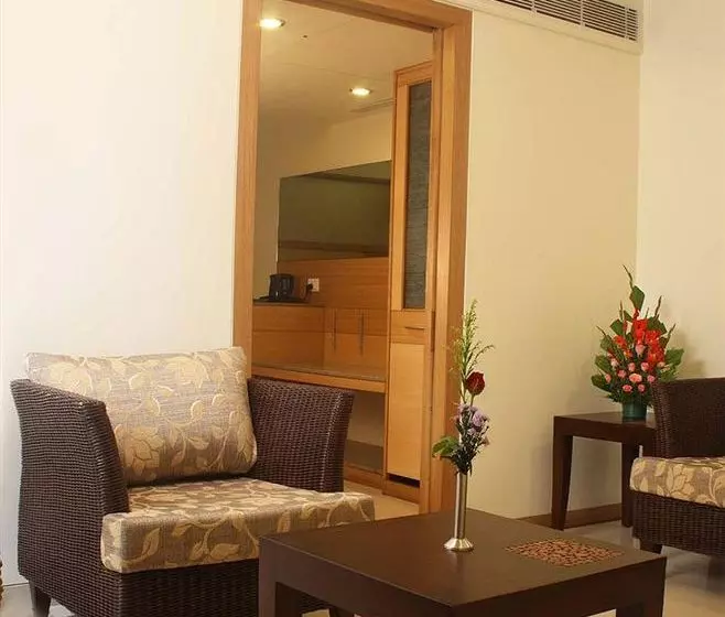 هتل Cambay Sapphire Crn