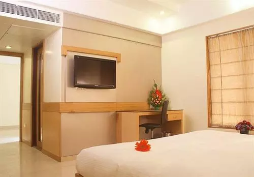 هتل Cambay Sapphire Crn