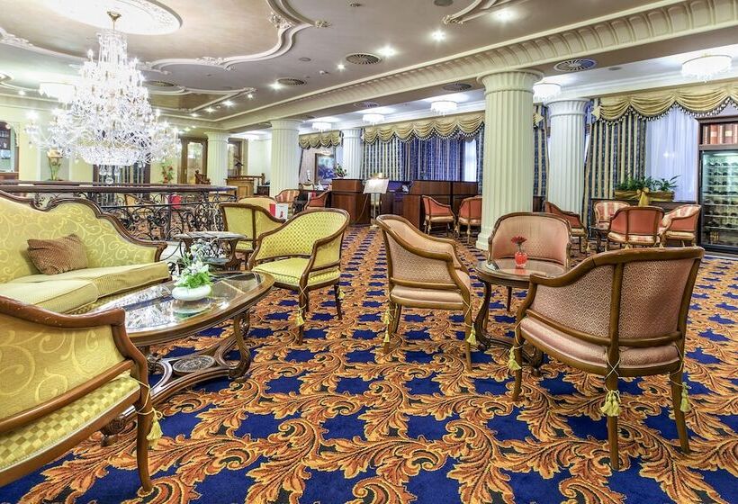 בית מלון כפרי Carlsbad Plaza Medical Spa & Wellness