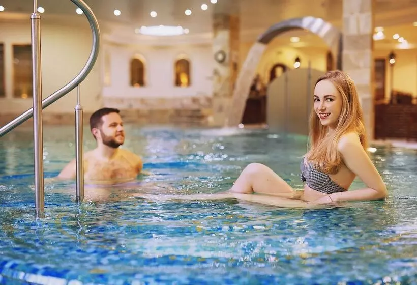 هتل Carlsbad Plaza Medical Spa & Wellness