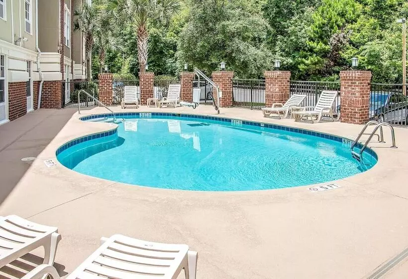 Отель Spark By Hilton Bluffton Hilton Head Island