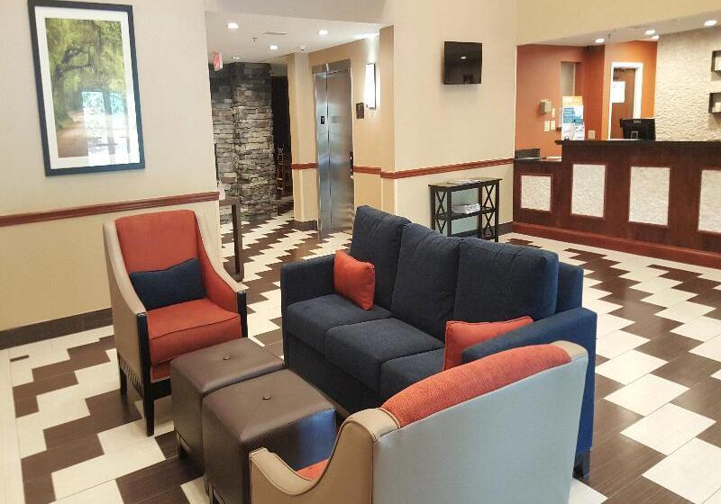 בית מלון כפרי Spark By Hilton Bluffton Hilton Head Island