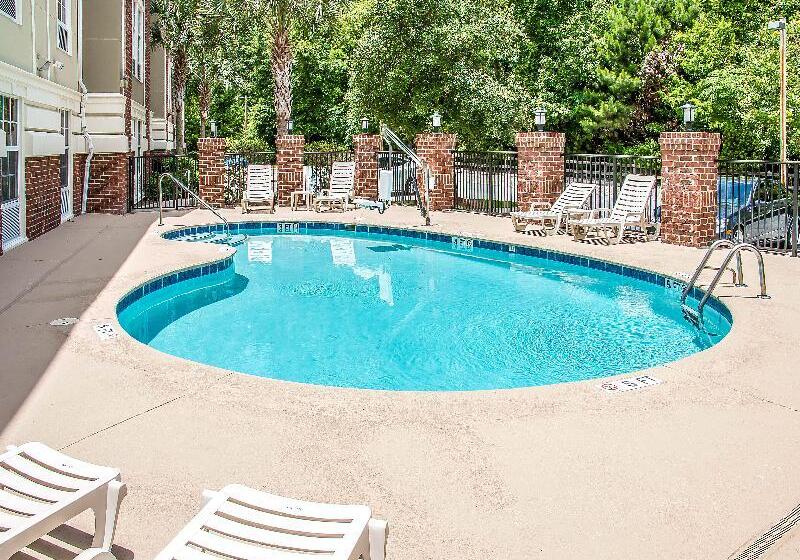 בית מלון כפרי Spark By Hilton Bluffton Hilton Head Island