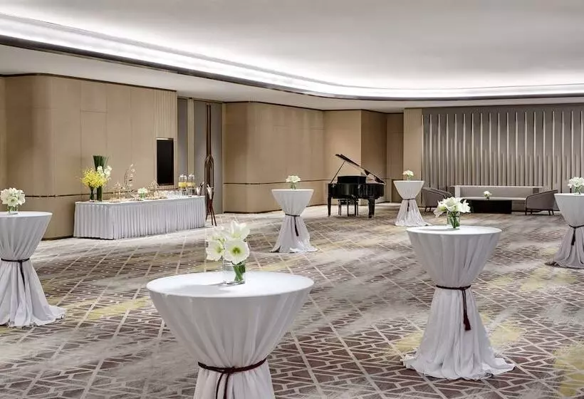 Отель Cordis Beijing Capital Airport By Langham Hospitality Group
