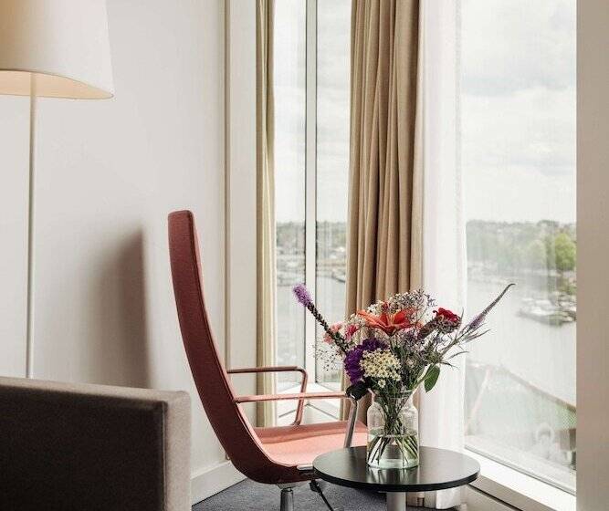 فندق Doubletree By Hilton  Amsterdam Centraal Station