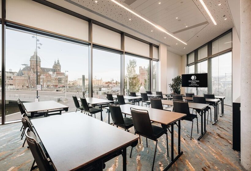 فندق Doubletree By Hilton  Amsterdam Centraal Station
