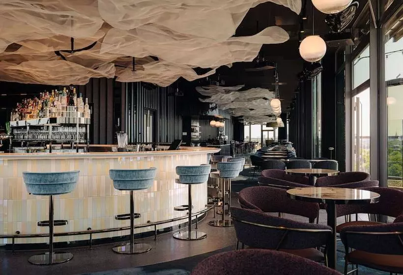 ホテル Doubletree By Hilton  Amsterdam Centraal Station