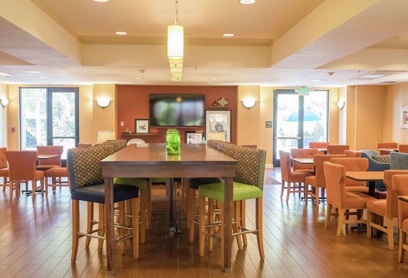 호텔 Hampton Inn & Suites Lathrop