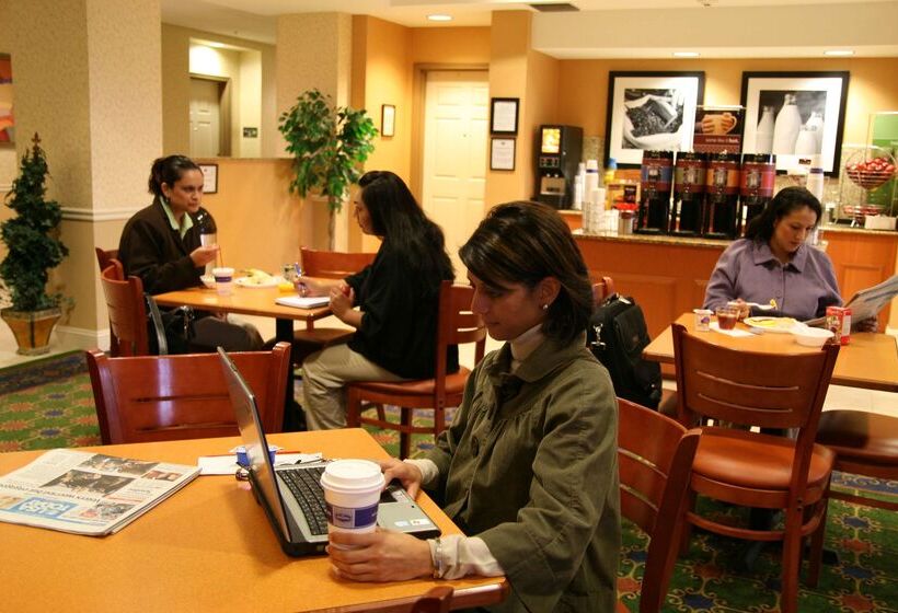 호텔 Hampton Inn & Suites Lathrop