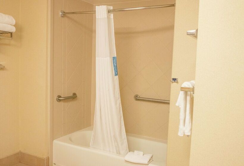 호텔 Hampton Inn & Suites Lathrop