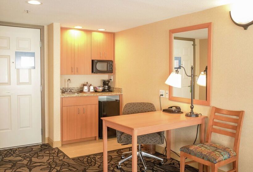 호텔 Hampton Inn & Suites Lathrop
