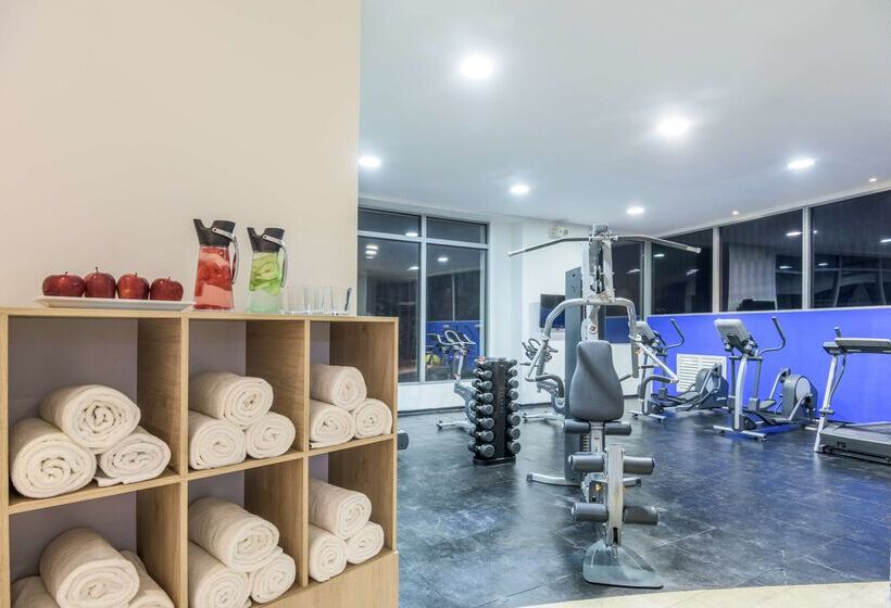 هتل NH Collection Royal Smartsuites