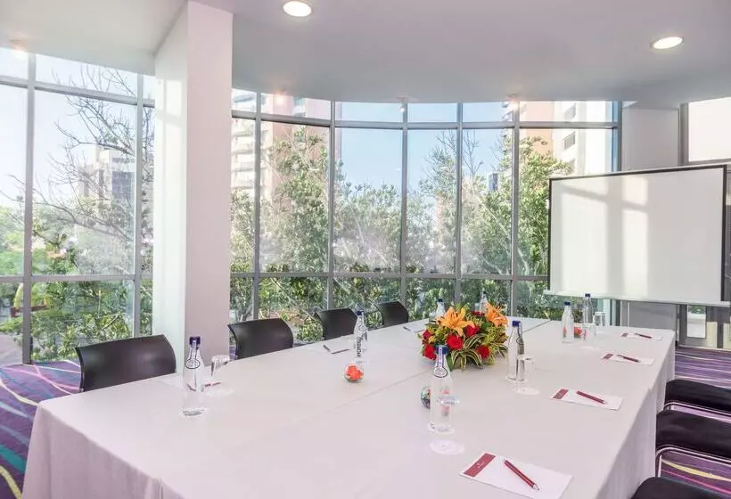 酒店 NH Collection Royal Smartsuites