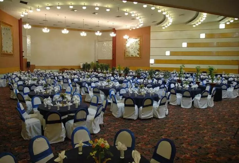 Regent Plaza Hotel & Convention Centre