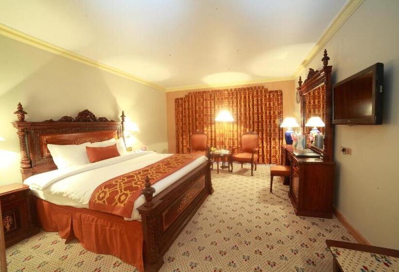 Regent Plaza Hotel & Convention Centre