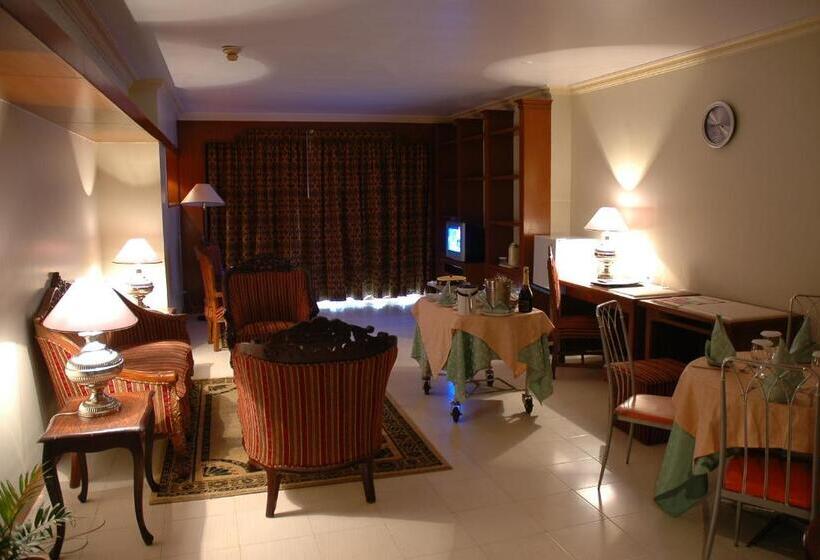 Regent Plaza Hotel & Convention Centre