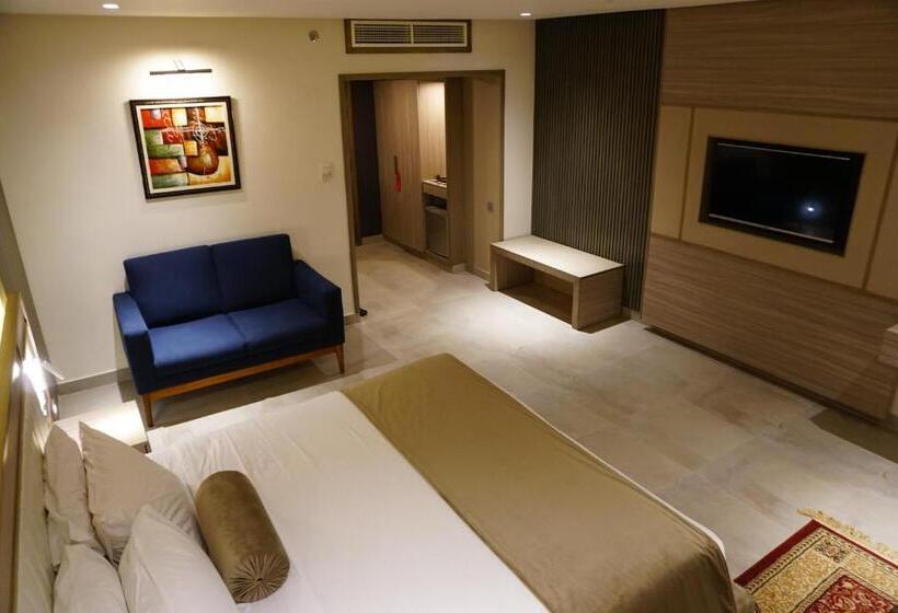 Regent Plaza Hotel & Convention Centre