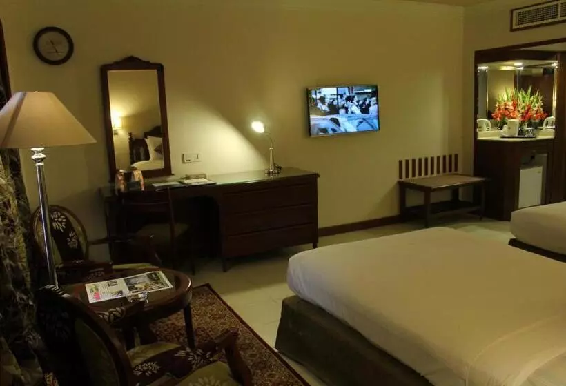 Regent Plaza Hotel & Convention Centre