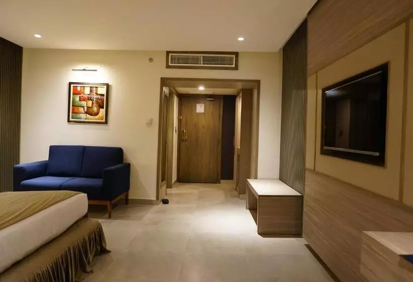 Regent Plaza Hotel & Convention Centre