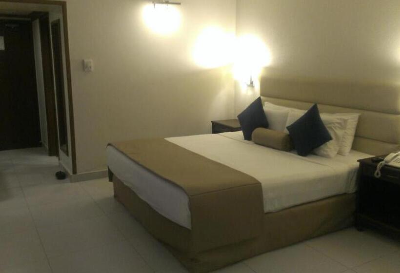 Regent Plaza Hotel & Convention Centre