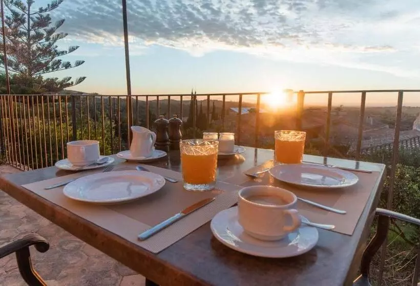 Сельский отель Finca Can Beneit