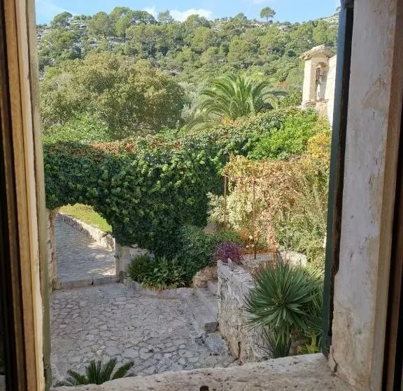 Сельский отель Finca Can Beneit