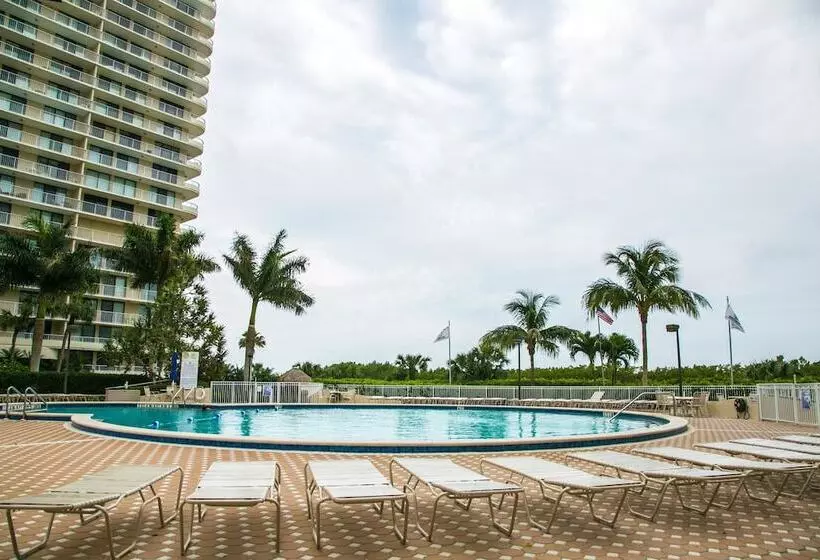 Отель South Seas Tower 4 1912