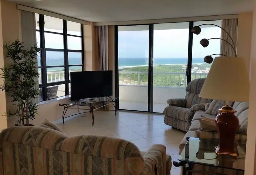 Отель South Seas Tower 4 1912