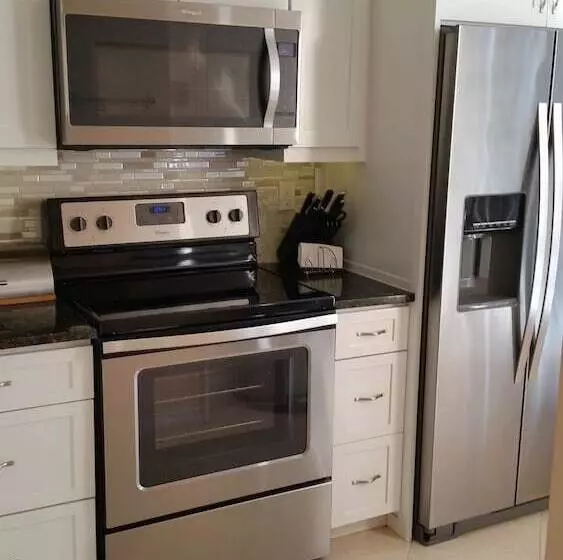 Отель South Seas Tower 4 1912