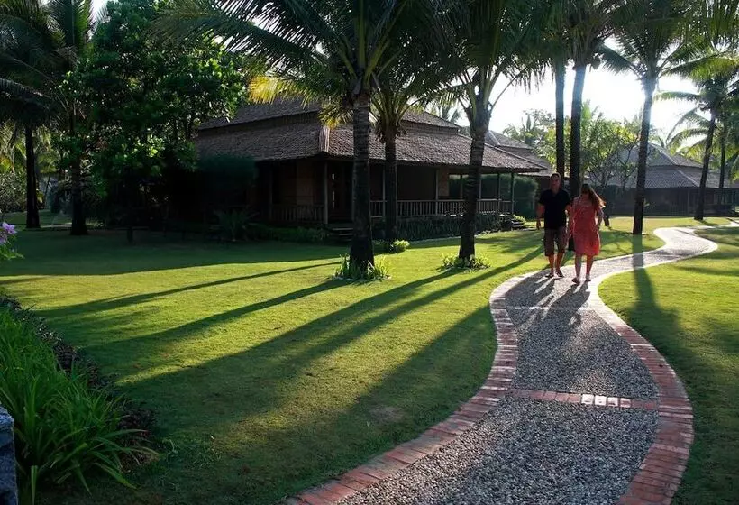 هتل Sunny Paradise Resort