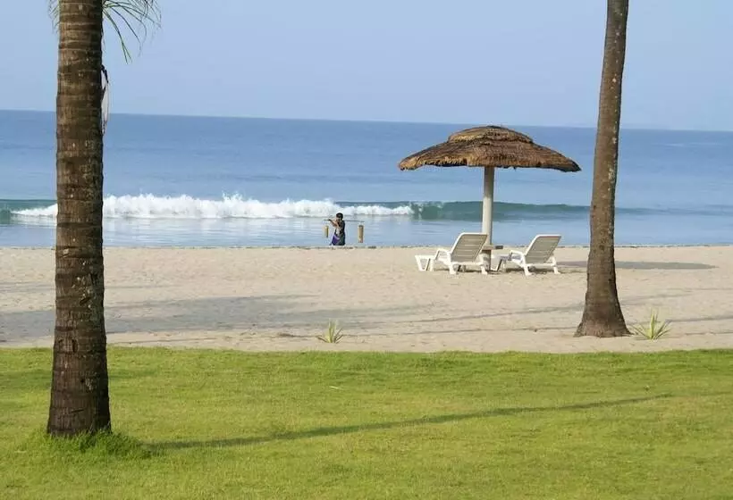 هتل Sunny Paradise Resort