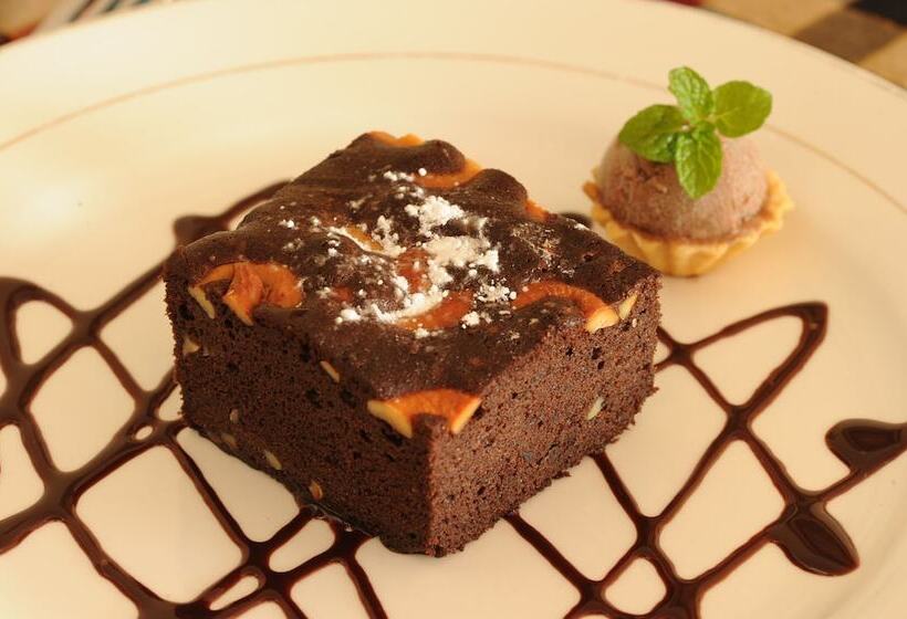 هتل Sunny Paradise Resort