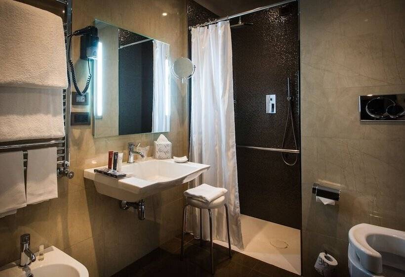 酒店 Uptown Palace