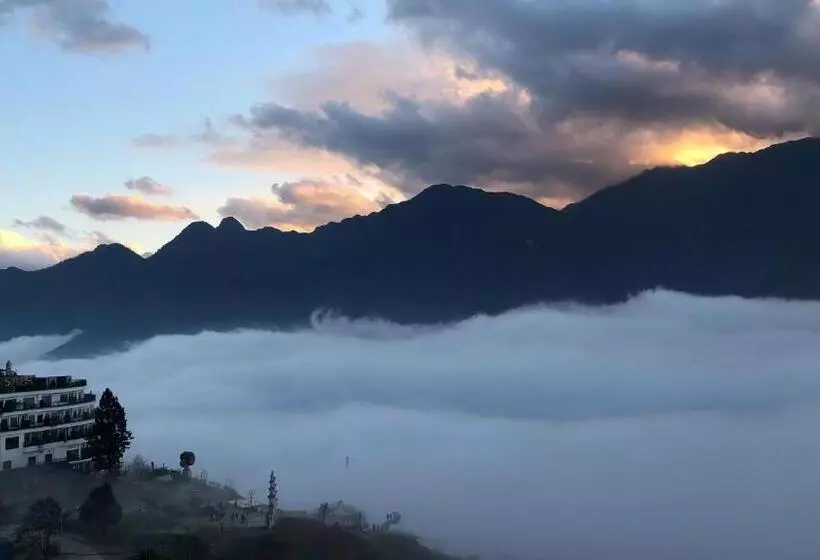 هتل Black Hmong View