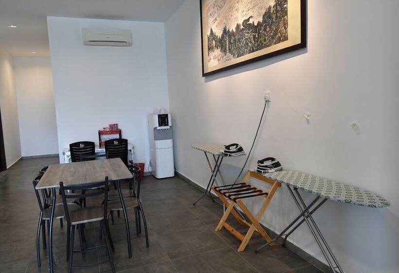 Hotel Capital O 90615 The Bed