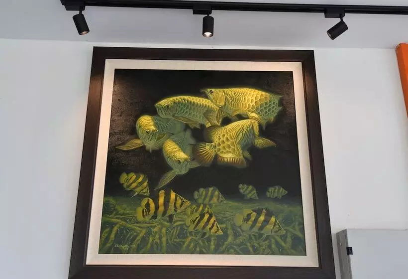 ホテル Capital O 90615 The Bed