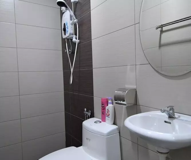 ホテル Capital O 90615 The Bed