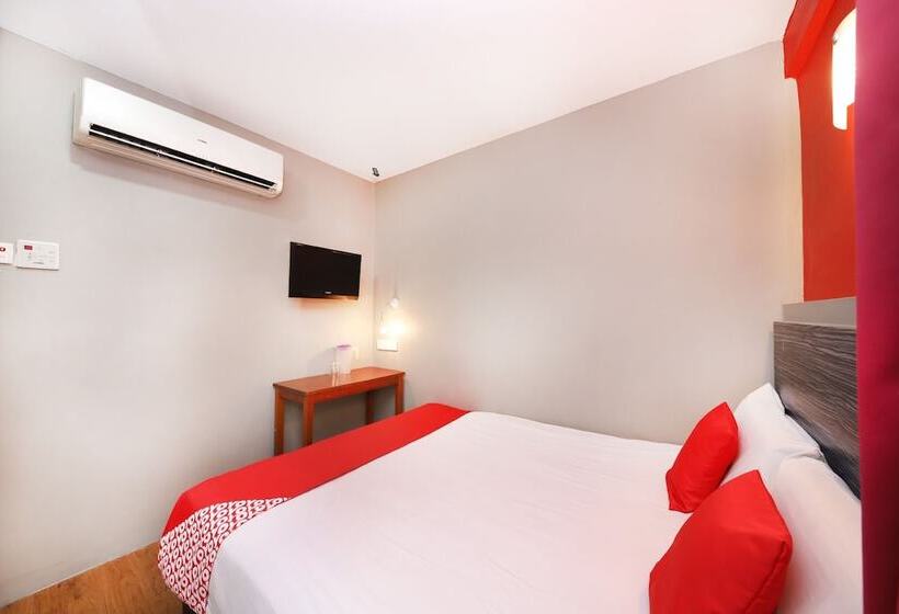 Hotel Capital O 90615 The Bed