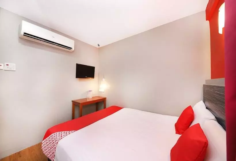 ホテル Capital O 90615 The Bed